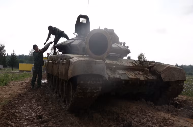 Hơi thiệt thòi cho Việt Nam so với nhiều quốc gia khác khi chúng ta chưa có T-72 trong biên chế, sẽ yêu cầu các chiến sĩ phải nỗ lực nhiều hơn để có thể đạt được thành tích tốt tại Tank Biathlon năm nay. Nguồn ảnh: Marinir.otvaga2004.