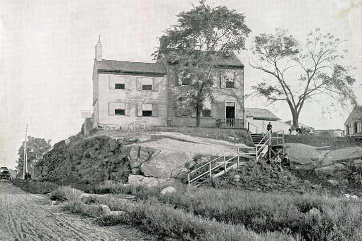 Nhà bên trong nông trang Brennan năm 1879 ở vùng đất trở thành New York (Mỹ) ngày nay.