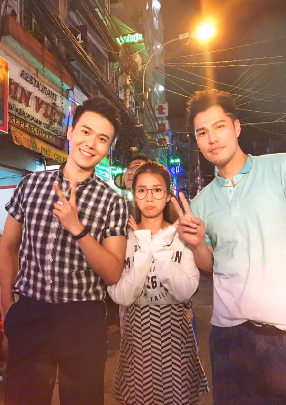 Duong tinh duyen cua bo tu “Hau due mat troi” phien ban Viet-Hinh-8