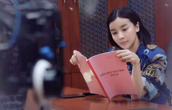 Duong tinh duyen cua bo tu “Hau due mat troi” phien ban Viet-Hinh-25