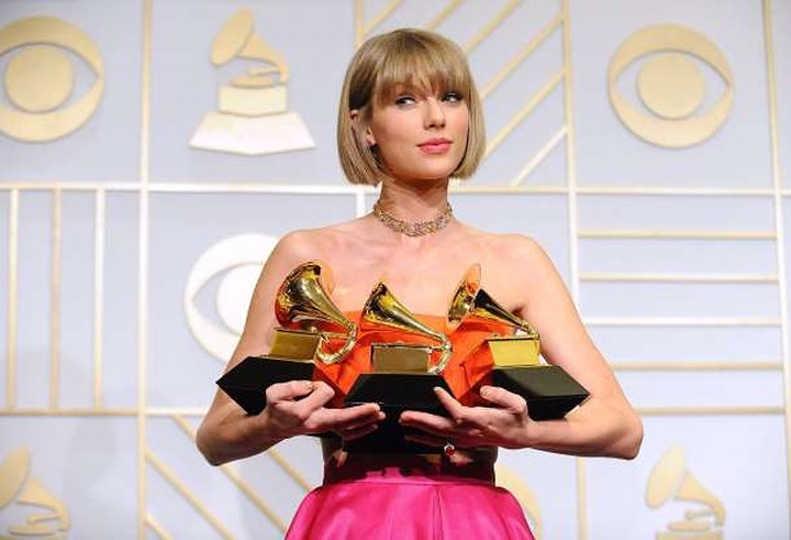 Ngày 13 là một ngày đặc biệt của Taylor Swift. Nữ ca sỹ sinh vào ngày 13, đón sinh nhật tuổi 13 vào thứ 6 ngày 13. Album đầu tiên của cô đạt được thành công chỉ trong 13 tuần và bài hát đầu tiên đạt hạng 1 có phần giới thiệu dài 13 giây.