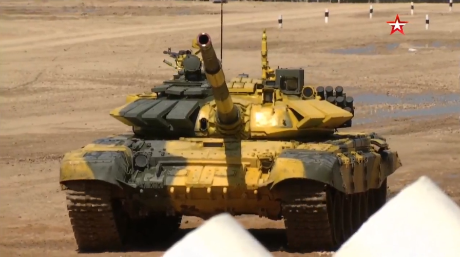 Xe tăng T-72B3 của kíp lái số 2 Việt Nam sau khi kết thúc ngày thi thứ 2 tại Tank Biathlon 2018. Nguồn ảnh: tvzvezda.ru.