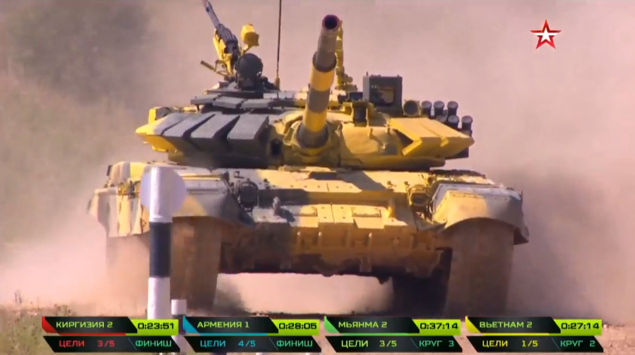 Kết thúc phần thi bắn với súng máy 12.7mm, xe tăng của kíp lái số 2 mới chỉ chạy được 2 vòng với tổng thời gian lúc này đã 27 phút 14 giây. Nguồn ảnh: tvzvezda.ru.