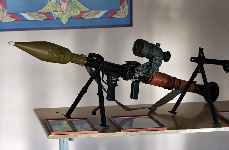 Việc Philippines công bố hợp đồng mua RPG-7B từ Nga đã ít nhiều làm phật lòng Mỹ, nhất là khi Rosoboronexport - Tập đoàn xuất nhập khẩu vũ khí nhà nước Nga mà Manila đang làm ăn thuộc diện các công ty quốc phòng Nga nằm trong danh sách cấm vận từ Mỹ. Nguồn ảnh: Wikipedia.