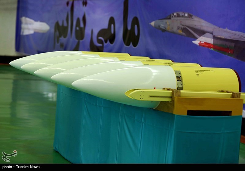 Với loại vũ khí này, F-14 của Iran có thể bắn hạ được các loại máy bay ném bom chiến lược của Mỹ hay những cỗ máy do thám điện tử - bộ chỉ huy trên không tối tân bậc nhất thế giới như E-3 Sentry.... Thậm chí là để ngỏ cả khả năng bắn hạ các chiến đấu cơ tàng hình thế hệ thứ 5 như F-22 hay F-35. Nguồn ảnh: Tasnim News.