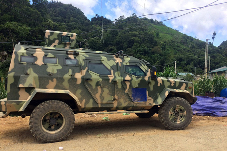 Xe không được vũ trang mạnh như các biến thể quân sự hay tăng cường thêm giáp mở rộng nhằm tăng tính cơ động. Dù có thiết kế hầm hố và trông có vẻ to lớn hơn thế nhưng IAG Guardian lại có trọng lượng nhẹ hơn hẳn Shinjeong S5 với thông số kỹ thuật là lần lượt là 8 tấn so với 11,6 tấn. Nguồn ảnh: Soha.