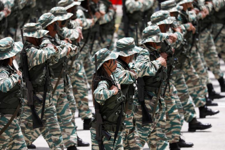 Phát biểu trong buổi diễu binh ngày 5/7, Tổng thống Maduro nói rằng can thiệp quân sự không thể là giải pháp đối với các vấn đề tại Venezuela.