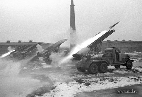 Cận cảnh đạn pháo Katyusha.