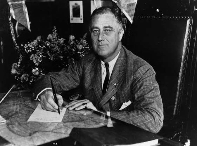 Cựu Tổng thống Mỹ Franklin D. Roosevelt có một nỗi sợ hãi lớn với thứ 6 ngày 13. Ông tránh đi công tác vào các thứ 6, không đi đâu vào ngày 13 của các tháng và không bao giờ tổ chức một bàn tiệc có 13 người.