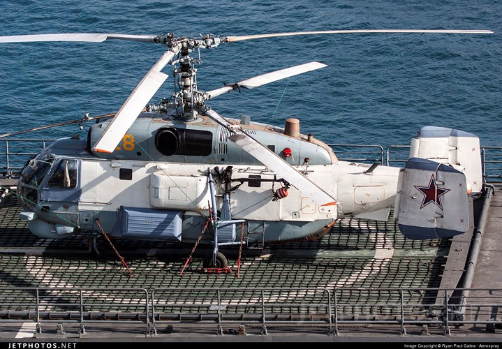 Giống như nhiều máy bay trực thăng Kamov khác, Ka-27 được trang bị 2 cánh quạt đồng trục, nên không cần cánh quạt đuôi. Ảnh: Jetphotos