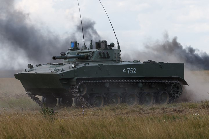 Sự kiện táo bạo này là một phần trong cuộc diễn tập chung của lực lượng không quân vận tải và lực lượng lượng dù ở miền trung nước Nga ngày 13/7.