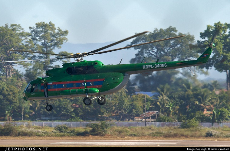 Trong ảnh là một chiếc Mi-17-1A của Không quân Lào, bên cửa mở bên phải máy bay chúng ta có thể thấy nó được trang bị tời kéo thích hợp cho nhiệm vụ cứu hộ trên không. Nguồn ảnh: Jetphoto.net.