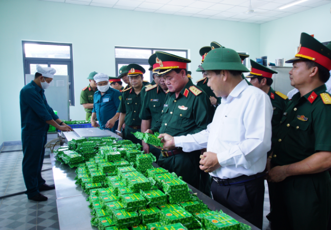 Kiểm tra sản xuất đồ hộp, lương thực, thực phẩm (tỉnh Bình Dương).