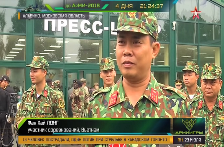 Theo Đại tá Phan Hải Long thành viên đội tuyển Việt Nam tham dự Tank Biathlon – 2018 trả lời phỏng vấn Zvezda cho biết, “Việt Nam hiện chưa có xe tăng T-72B3 và đội tuyển chỉ mới được tập luyện với xe tăng trong một thời gian ngắn, dù vậy đội tuyển vẫn sẽ cố gắng vượt qua mọi khó khăn và hoàn thành xuất sắc nhiệm vụ.” Nguồn ảnh: Zvezda.