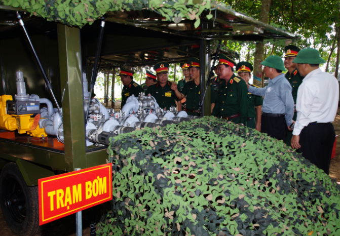 Kiểm tra bể chứa nhiên liệu (tỉnh Bình Dương).