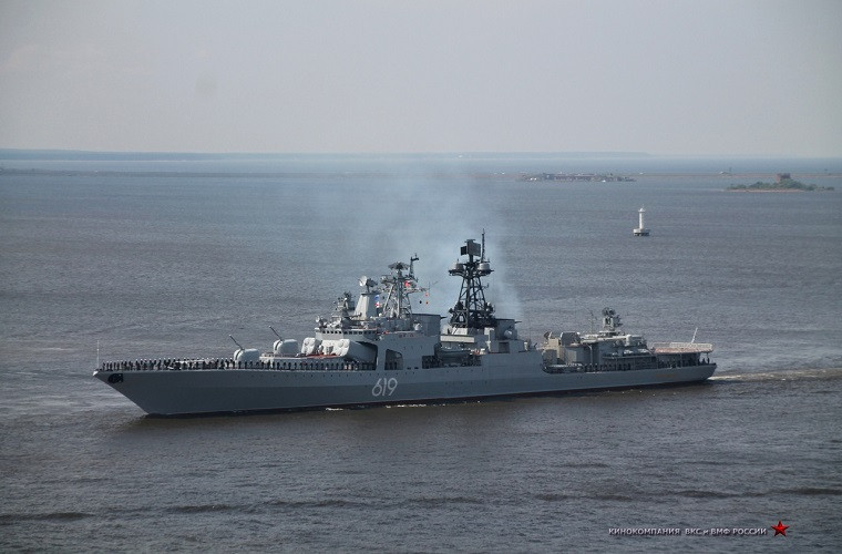 Tất nhiên không thể thiếu tàu hộ vệ chống ngầm hạng nặng lớp Udaloy thuộc Project 1155 của Hạm đội Biển Bắc. Nguồn ảnh: sevmash.ru.