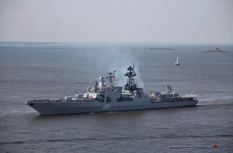 Tất nhiên không thể thiếu tàu hộ vệ chống ngầm hạng nặng lớp Udaloy thuộc Project 1155 của Hạm đội Biển Bắc. Nguồn ảnh: sevmash.ru.