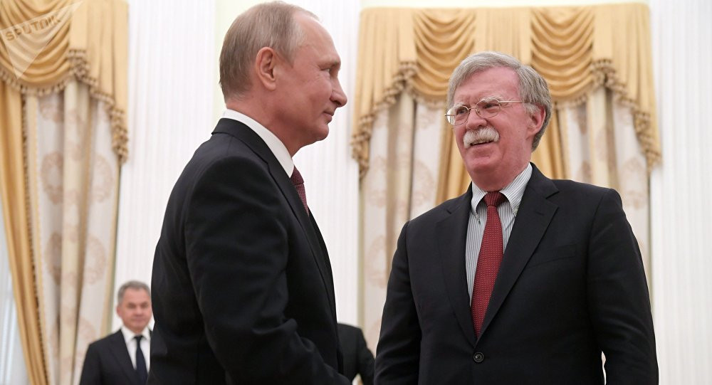 Cố vấn An ninh Quốc gia John Bolton gặp Tổng thống Nga Vladimir Putin ngày 27/6. Ảnh: Sputnik.