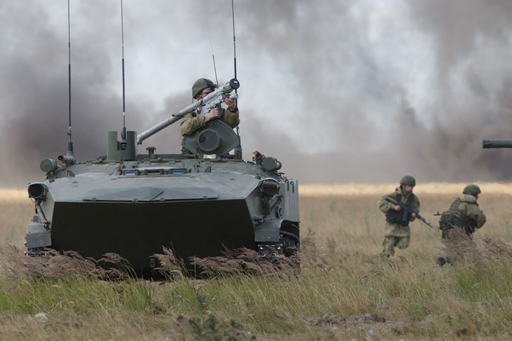 Hơn 200 xe thiết giáp và 2.500 người tham gia cuộc diễn tập chung này.