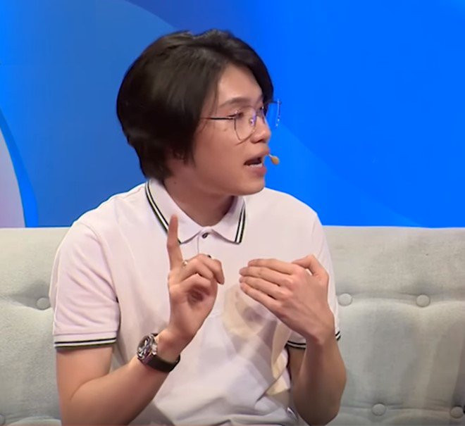 Con trai ruot cua Cat Phuong bi ban be trong lop xa lanh, treu choc la 