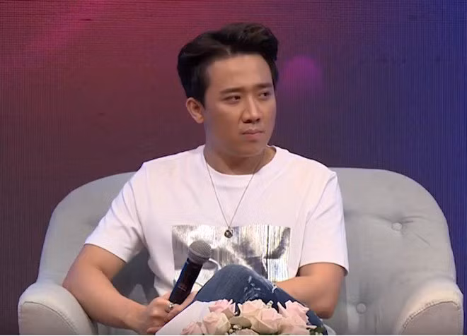 Con trai ruot cua Cat Phuong bi ban be trong lop xa lanh, treu choc la 