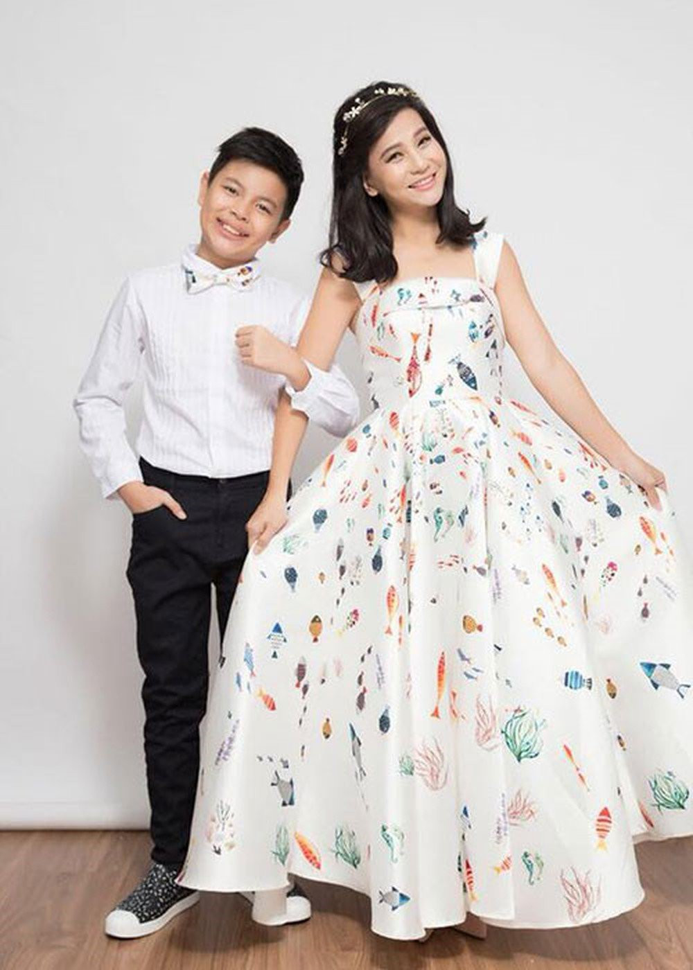 Con trai ruot cua Cat Phuong bi ban be trong lop xa lanh, treu choc la 