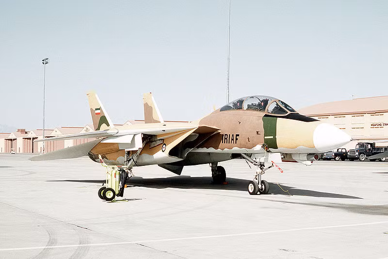 Hiện nay Hải quân Mỹ bắt đầu thấy hối hận khi loại biên quá sớm F-14, cùng với đó là nỗi thất vọng với F-35C; nhìn sự lớn mạnh của hải quân Trung Quốc và sự hồi sinh của hải quân Nga, nhưng Mỹ đã mất thanh kiếm sắc nhất của họ trong cuộc đấu với hai đối thủ khó chịu này.