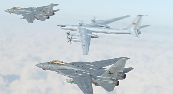 Tuy nhiên, với việc hồi sinh của hải quân Nga và sự lớn mạnh của hải quân Trung Quốc, minh chứng cụ thể gần đây nhất là việc Trung Quốc chính thức biên chế chiếc tàu sân bay thứ hai mang tên Sơn Đông, cùng với đó là Nga tiếp tục hiện đại hóa hàng loạt “sát thủ” tàu sân bay Tu-22M3, làm vị trí “siêu cường” của Hải quân Mỹ ngày càng bị đe dọa.