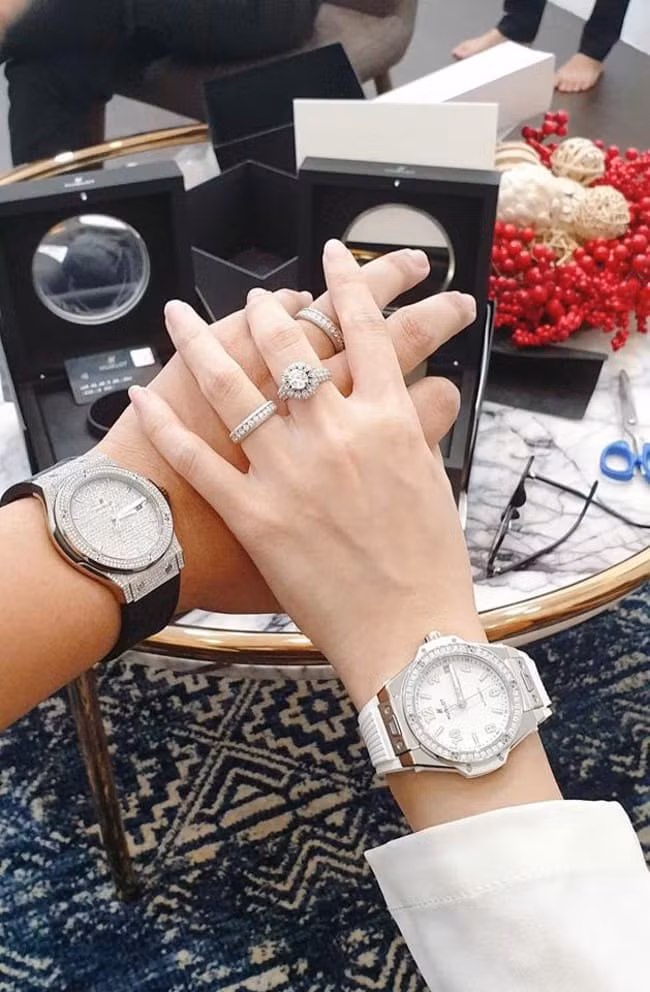 Không chỉ được chồng hết mực yêu chiều, có được tình cảm từ gia đình chồng... cuộc sống của Vân Navy sau khi vào Sài Gòn lập nghiệp cũng khiến nhiều người phải ghen tỵ khi nhờ khả năng kinh doanh, cô đã có trong tay khối tài sản "khủng".