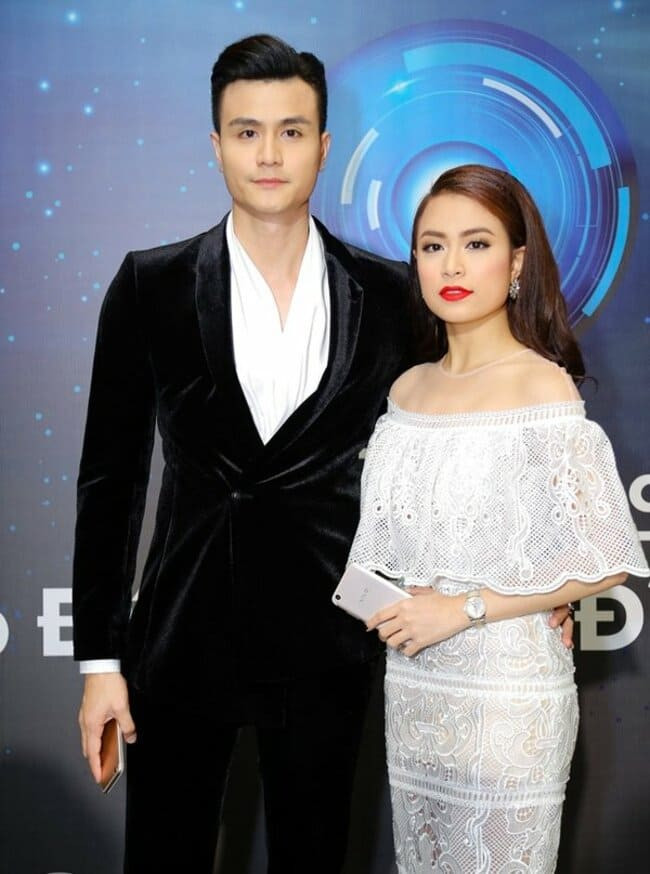 Chuyện tình cảm đẹp của cặp đôi từng được nhiều người hy vọng sẽ đi đến hôn nhân. Tuy nhiên, đến tháng 10/2018, nhiều động thái từ cả hai làm dấy lên tin đồn đã đường ai nấy đi. Đỉnh điểm chính là hành động Vĩnh Thụy đăng ảnh thân thiết bên cô gái lạ, nói lời nhớ thương. Mối quan hệ của cặp đôi kết thúc trong im lặng đã để lại sự tiếc nuối với khán giả.