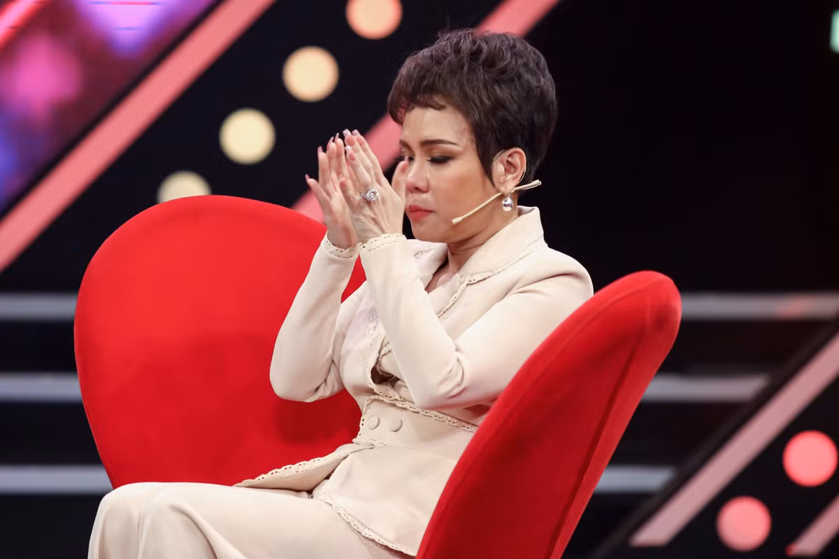 Danh hai Viet Huong khoc ke ve thoi ngheo kho tren truyen hinh