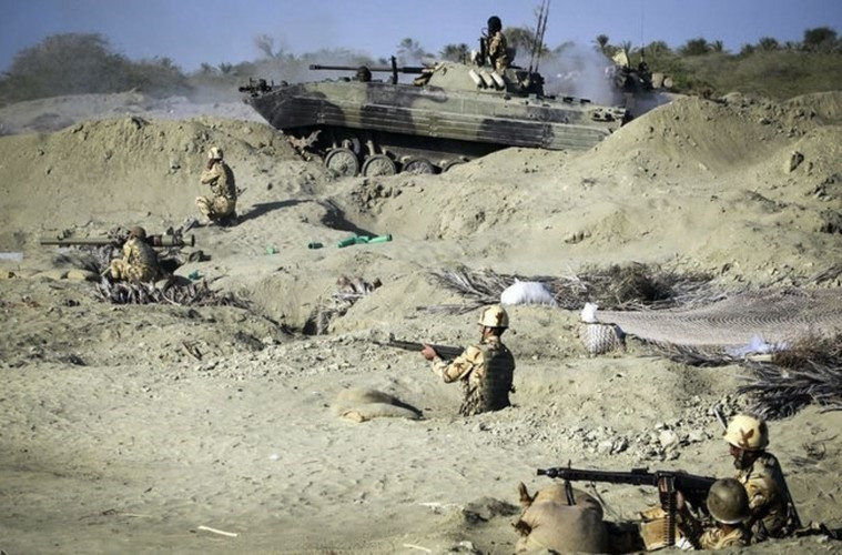 BMP-2 có tháp xe rộng hơn so với BMP-1. Xa trưởng sẽ ngồi trong tháp xe cùng với pháo thủ.