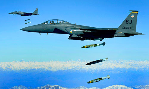 Máy bay F-15 Mỹ ném bom thông minh. Ảnh minh họa
