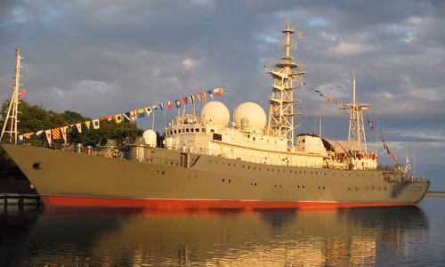 Theo truyền thông Nga, Hải quân Nga sẽ triển khai tàu trinh sát Vasily Tatishchev tới bờ biển Syria để làm nhiệm vụ. “Tàu trinh sát Vasily Tatishchev sẽ tham gia và củng cố nhóm hải quân Nga ở vùng phía đông Địa Trung Hải. Con tàu sẽ thực thi nhiệm vụ của mình. Các thủy thủ đoàn tàu này sẽ theo dõi tình hình vùng trời phía trên lãnh hải ở cả Syria và tất cả các nước láng giềng”, nguồn tin quân sự cho biết.