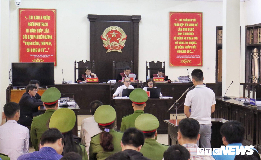 Bi tuyen an treo, bi cao van khang cao xin huong an treo