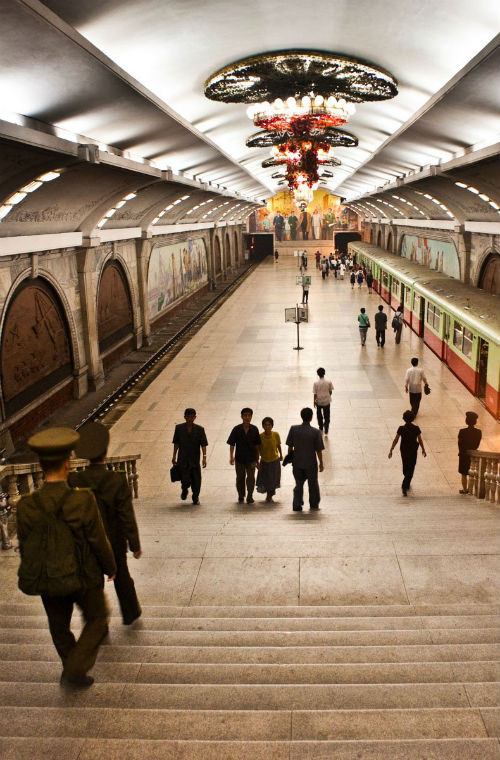 Cận cảnh ga tàu điện ngầm hiện đại của Bình Nhưỡng.