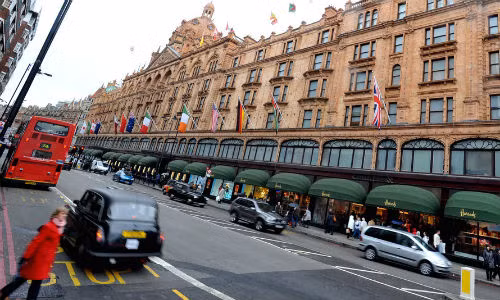 Giới nhà giàu Nga chuyển sang mua nhà ở London do đồng Rub mất giá.