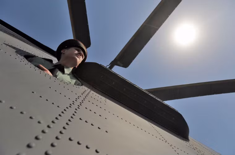 Binh sĩ Nga tập trận ở sân bay Levashovo, Quân khu Phía Tây Nga.