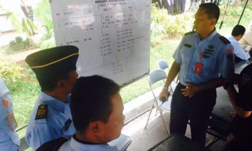 may bay air asia mat tich nhieu nuoc tham gia tim kiem hinh anh