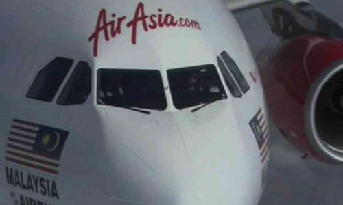 chiec may bay mat tich doi duong bay vi thoi tiet xau hinh anh