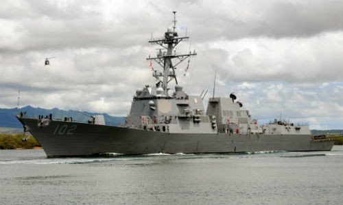 tau chien my tim kiem may bay air asia mat tich hinh anh