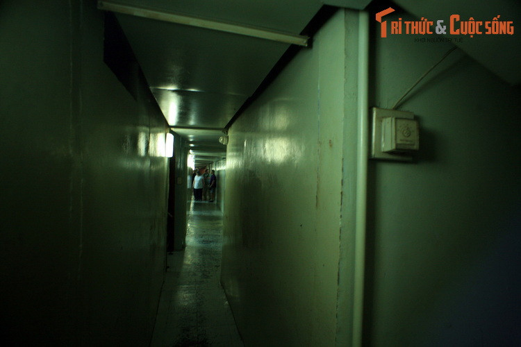 3. Hệ thống tầng hầm là một hạng mục quan trọng của Dinh Độc Lập, nơi dành cho giới chóp bu của chế độ Sài Gòn trú ẩn khi xảy ra tình huống khẩn cấp. Công trình này được chia thành hàng chục căn phòng có chức năng khác nhau.