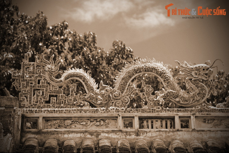 Ngày nay, đình Cẩm Phô - ngôi đình của làng Cẩm Phô xưa - là một trong những địa điểm tham quan nổi bật trong khu phố cổ Hội An. Đình vẫn giữ được kiến trúc cổ xưa, có từ lần trùng tu vào năm 1817, dưới thời vua Gia Long.