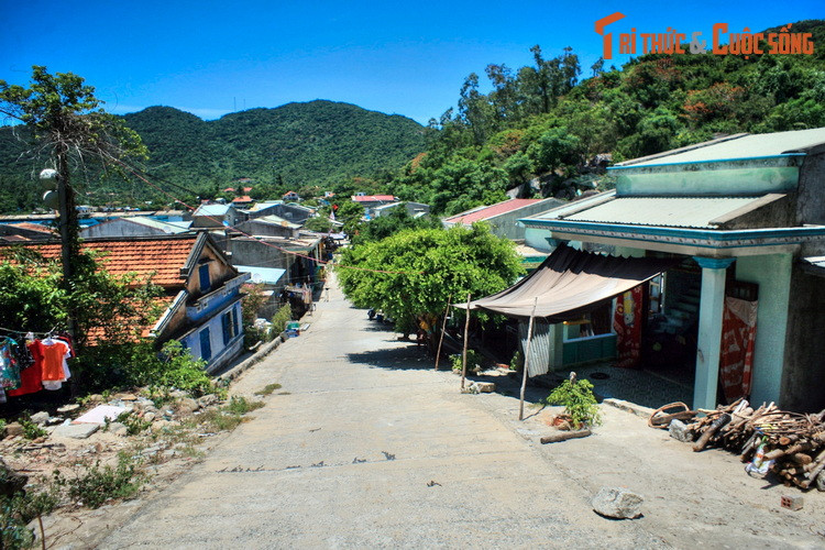  10. Sống chậm cùng dân đảo. Cù Lao Chàm là nơi lý tưởng để buông bỏ những áp lực của cuộc sống thành thị để trở về với nhịp sống từ tốn của một hòn đảo ít cư dân sinh sống và chưa bị thương mại hóa như nhiều địa điểm du lịch khác ở Việt Nam.