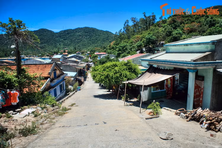  10. Sống chậm cùng dân đảo. Cù Lao Chàm là nơi lý tưởng để buông bỏ những áp lực của cuộc sống thành thị để trở về với nhịp sống từ tốn của một hòn đảo ít cư dân sinh sống và chưa bị thương mại hóa như nhiều địa điểm du lịch khác ở Việt Nam.