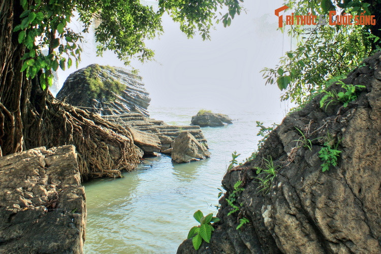 Trải qua các quá trình hoạt động của lớp vỏ trái đất, các mảng lục địa tách rời và kết nối khiến cho khu vực Tây nguyên từng là thềm lục địa được đẩy lên trở thành cao nguyên như ngày nay.