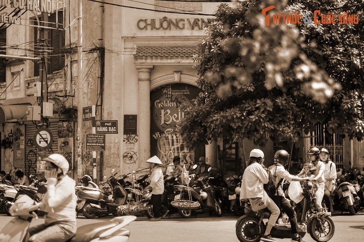 “...Người An Nam đánh giá đồng bạc không chỉ ở trọng lượng bạc mà còn xem đúc có hoàn hảo không, mặc dầu tiếng gieo đã chứng tỏ là bạc nguyên chất...”.