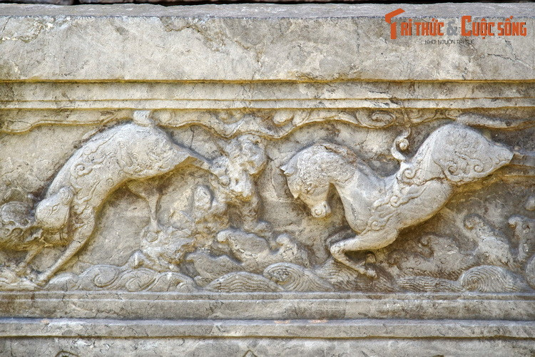 Một số hình ảnh khác về các bức chạm động vật ở tháp Báo Nghiêm, chùa Bút Tháp.