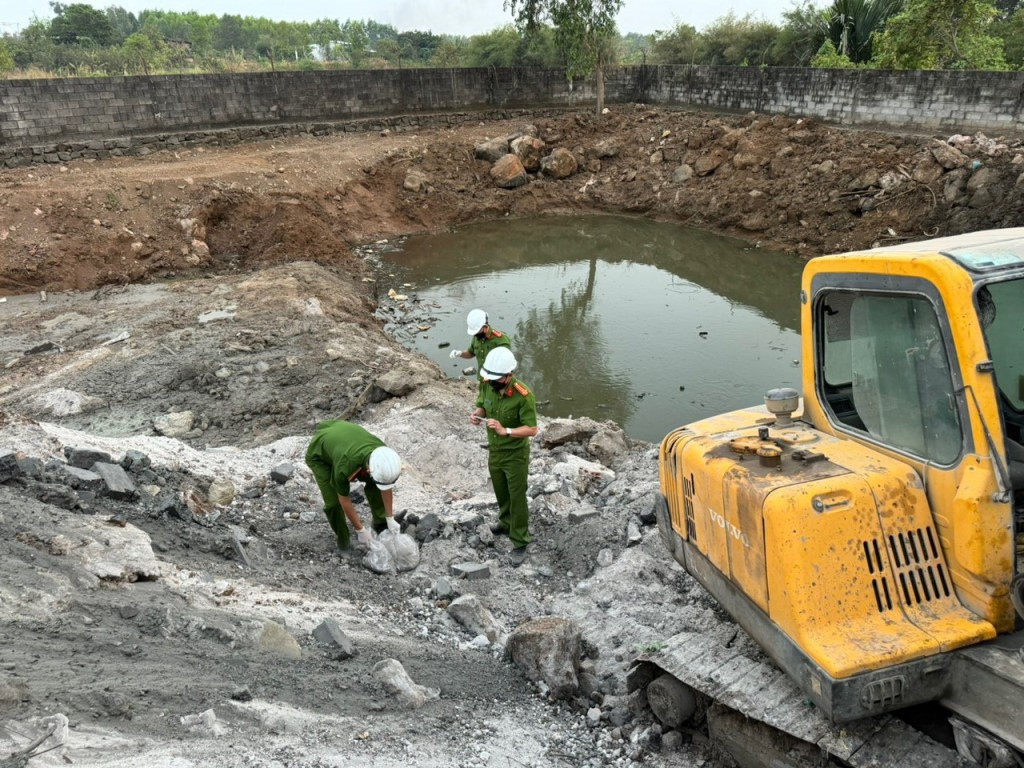 Kiem tra doanh nghiep nghi chon lap chat thai nguy hai tai Dong Nai