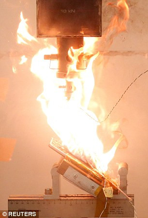 Cuộc thử nghiệm được tiến hành với điện thoại Galaxy Note 7 sạc đầy pin.